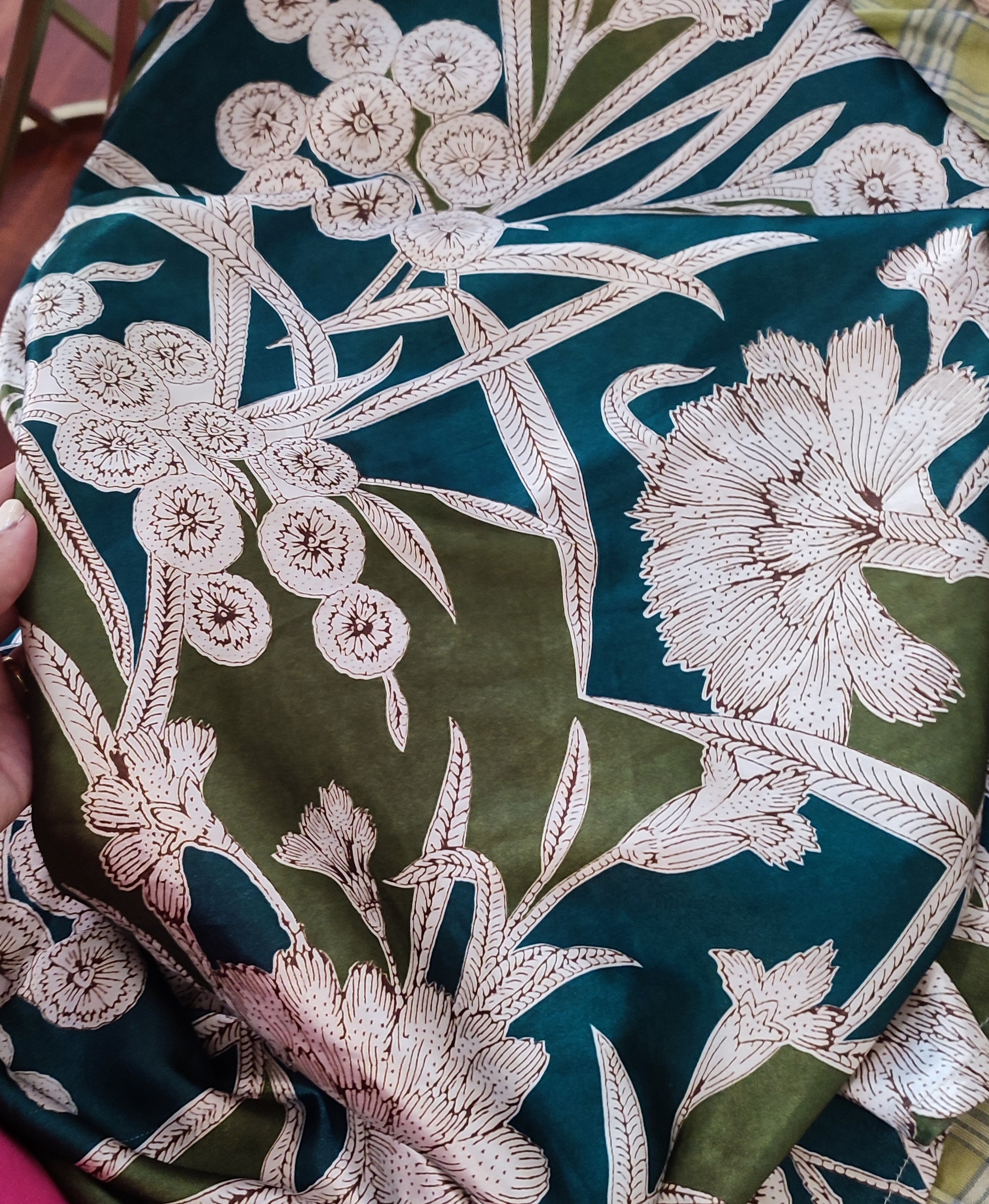 پارچه ساتن طرحدار